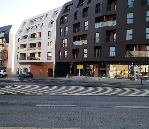 Poznan Black Red Apartment